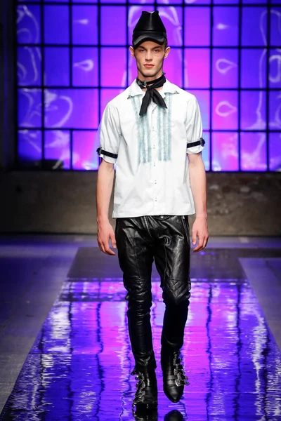 Look 46